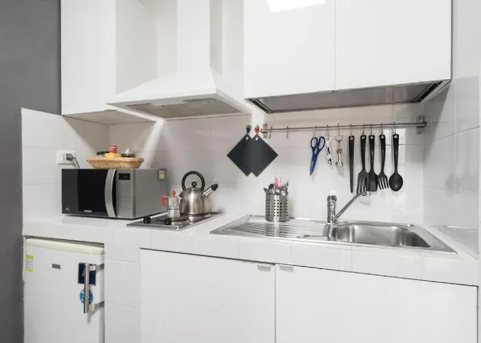 Magenta Collection Terrione 25 * Rome